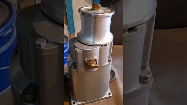 (87) Японская лебёдка Iwasaki Mi, =24V, 750W смотреть онлайн