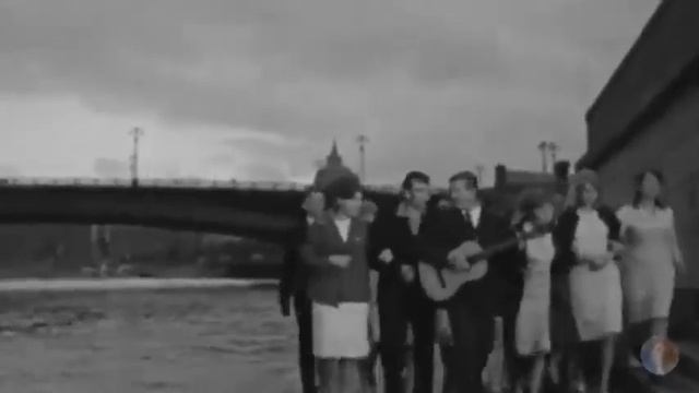 Араик Бабаджанян, Лариса Мондрус. «Десятый класс» смотреть онлайн