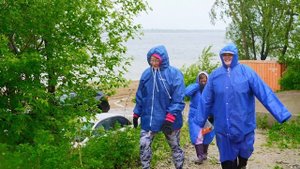 "Волга — это место силы": корпоративные волонтеры провели экологическую акцию в Самаре