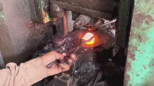 Как делают колёсные гайки.