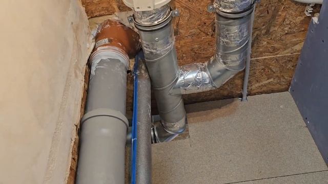 Потёк  стояк канализации. смотреть онлайн