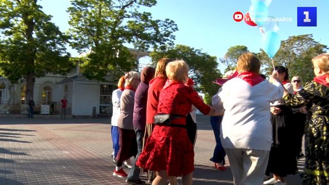 Танцы на Приморском бульваре посвятили вечер Дню пионерии