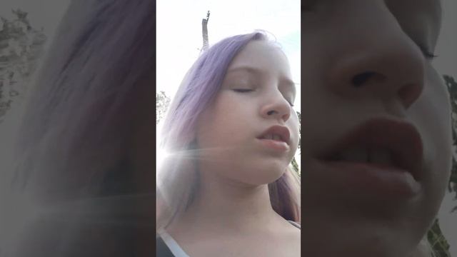 КОКОЙТО МУЖИК С НОЖОМ НА ЗОБРОШКНОЙ ПЛОЩЯТКЕ!!!😱😱😱? смотреть онлайн