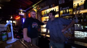 ПРОФЕССИЯ БАРМЕН: КАК Я СОРВАЛ КУШ НА ЧАЕВЫХ И ЧУТЬ НЕ ?