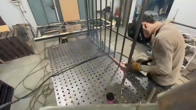 Рубрика | следующий день глазами сварщик-конструктора смотреть онлайн