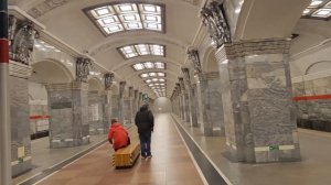 Центральный зал станции метро Кировский завод