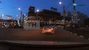 Появились кадры ДТП у ТРЦ РИО на улице Советская