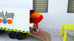 Влад и Никита Влад и Никита делают гигантскую футболку