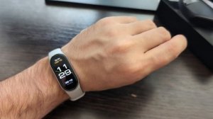 Сравнение Xiaomi MI BAND 9 и MI BAND 4