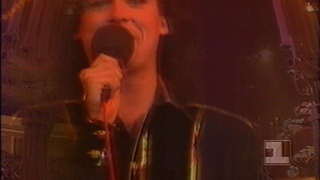 Юлиан приглашает на "Русский вальс" (09.04.1994) смотреть онлайн