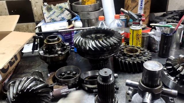 Редуктор с Китайского крана XCMG смотреть онлайн