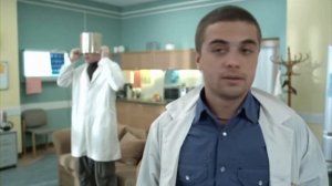Интерны: Лобанов доказывает Романенко что на голову к?
