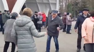ПУСТЬ РАСПУСКАЮТСЯ ЦВЕТЫ В САДУ ВЕЧЕРНЕМ!!!ХАРЬКОВ ТАН