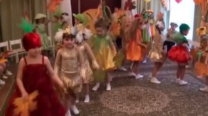 Красивый танец с Осенними листьями🍁/ Осенний утренни