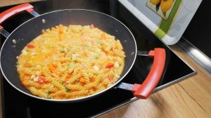 Макароны с овощами, сыром и колбасой. Замечательный уж