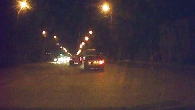 Видеорегистратор Supra SCR-405 - ночная съёмка.AVI смотреть онлайн