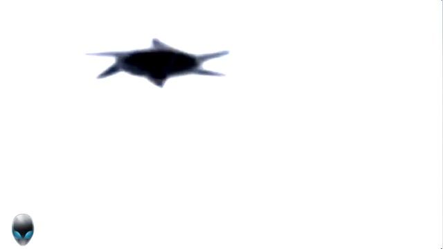 Над Китаем пролетела летающая тарелка смотреть онлайн