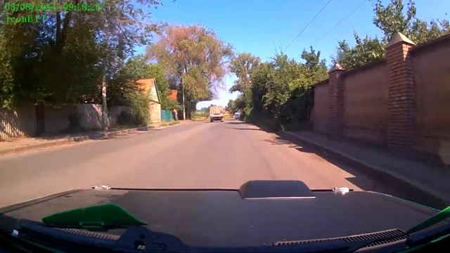 Дневная съемка ICONBIT DVR FHD QX3 смотреть онлайн