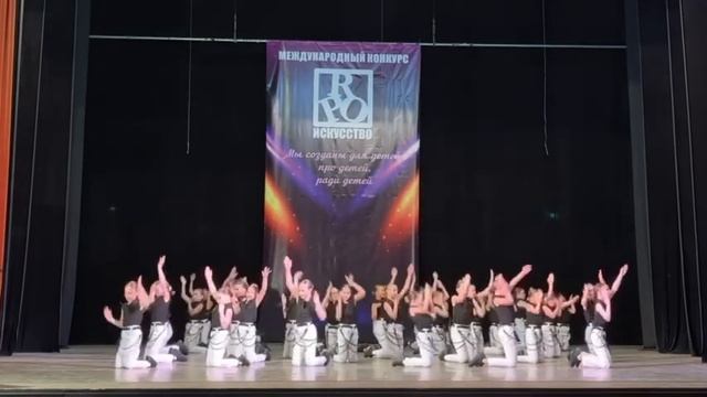Милана и NN Dance с новым стильным номером «Агент 007» #тынц