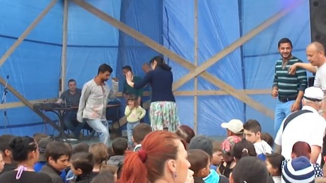 у каждых цыган, разные обычаи, например это венгерский смотреть онлайн