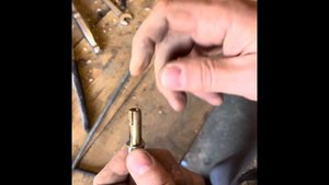 Бюджетное крепление деревянных ступеней к металлическому косоуру лестницы, замена Fisher TB.