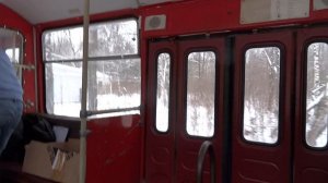 Девушка за рулем ЛиАЗ 677М