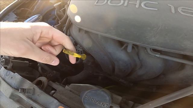 Как проверить уровень масла в машине. Куда заливать ом смотреть онлайн