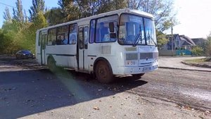 Автобус ПАЗ-4234-04 следует по Магистральной улице по мар