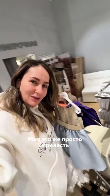 Быть мамой девочки и проходить мимо таких магазинов- н