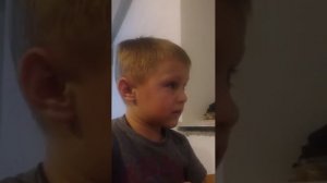 Ребёнок изучает ПДД