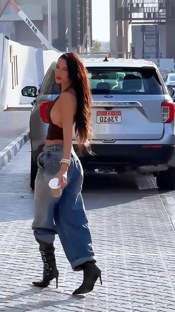 56mChdrx32I - Stunning baggy denim jeans summer street style outfit idea #fashion  #style #outfit #s