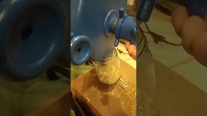 Мельница с металлическим жерновами, первый запуск