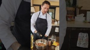 Готовим шашлык из курицы по мексиканскому рецепту на барбекю комплексе от studio FREEMEN