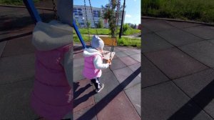 София гуляет в парке