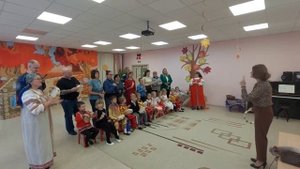 Весёлый оркестр народных инструментов🪗 🥁 в детском