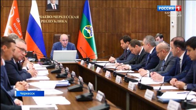 Глава КЧР провел совещание по вопросам реализации в регионе инвестиционных и социальных проектов