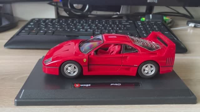 Обзор модели Ferrari F40 в масштабе 1/24 от Bburago