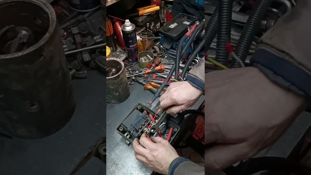 Подробная инструкция по замене пульта ДУ лебедки. смотреть онлайн