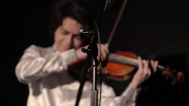 Сергей Мкртчян / Альфред Шнитке - "Полька" смотреть онлайн