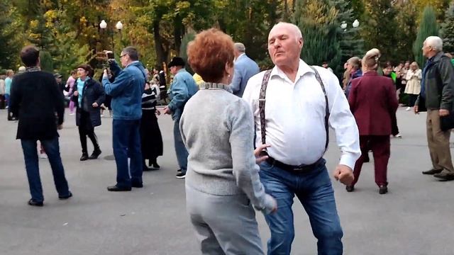 А ПЕРВОЕ СЛОВО ДОРОЖЕ ВТОРОГО! ТАНЦЫ ХАРЬКОВ 2023 #dance #retr смотреть онлайн