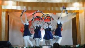 Немецкий танец с цветами - танц.гр. "Акцент"