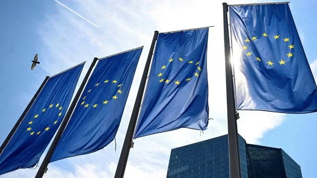 Euractiv: финансовое давление Брюсселя на Венгрию ведет к фрагментации ЕС.