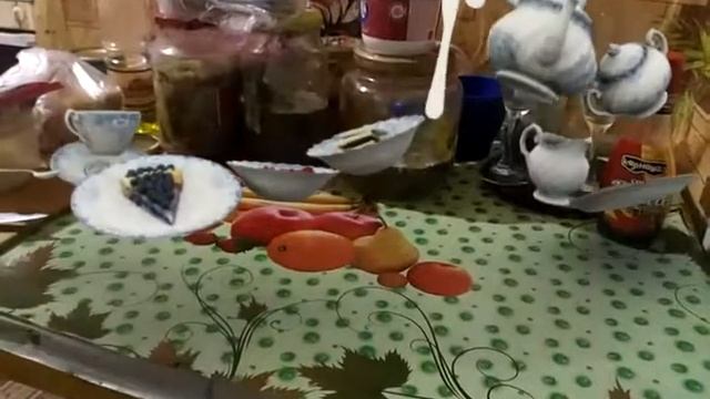 Летающая посуда, нечто творится дома. FxGuru смотреть онлайн