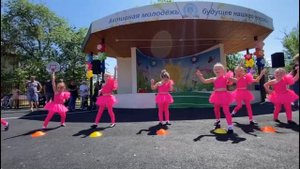 Танец кукол Барби. Детский праздник в Крымске 01.06.2024