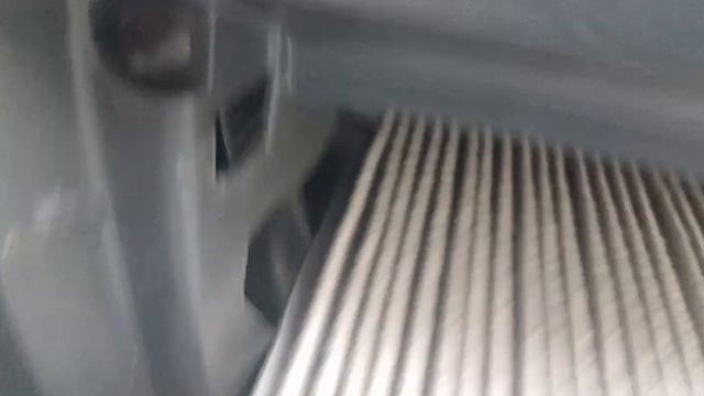 Замена салонного фильтра на Toyota Rav 4. смотреть онлайн