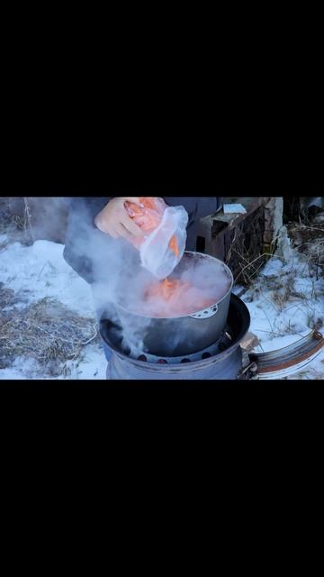 Shorts. Узбекский плов на костре в Российской деревне. смотреть онлайн