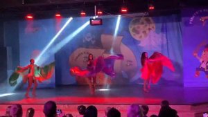 Очень красивый танец бразильских девушек