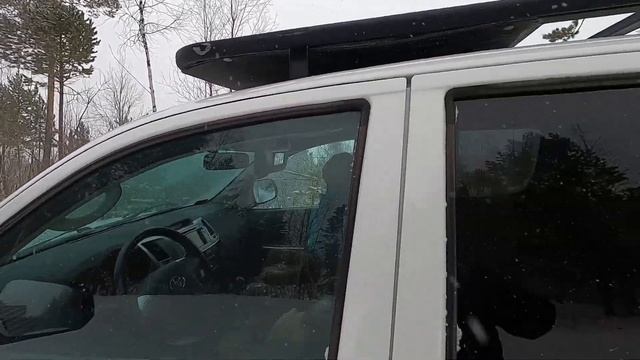Завозим стройматериал в деревню, дороги замело проехать можно только на снегоходе