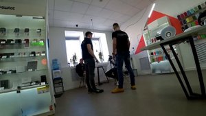 МАКС ВАЩЕНКО. УКРАЛ АЙФОН XS MAX В МАГАЗИНЕ  ВЫЗВАЛИ ГБР  ?
