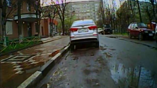 Парковочная камера Subini GD-685 - парковка смотреть онлайн